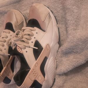 Women's nike Huarache Run Low Grey Fog Pink black and White Sneakers